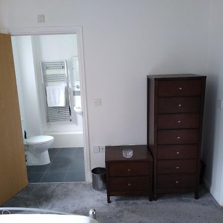 Stylish Private Double Room W/Ensuite ลอนดอน ภายนอก รูปภาพ