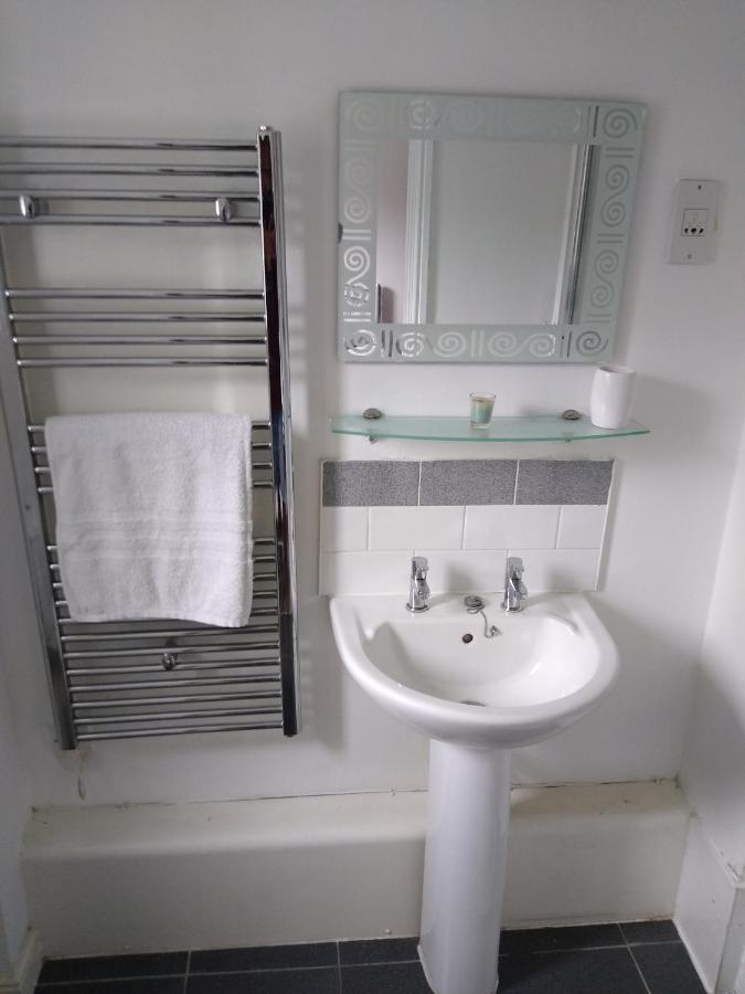 Stylish Private Double Room W/Ensuite ลอนดอน ภายนอก รูปภาพ