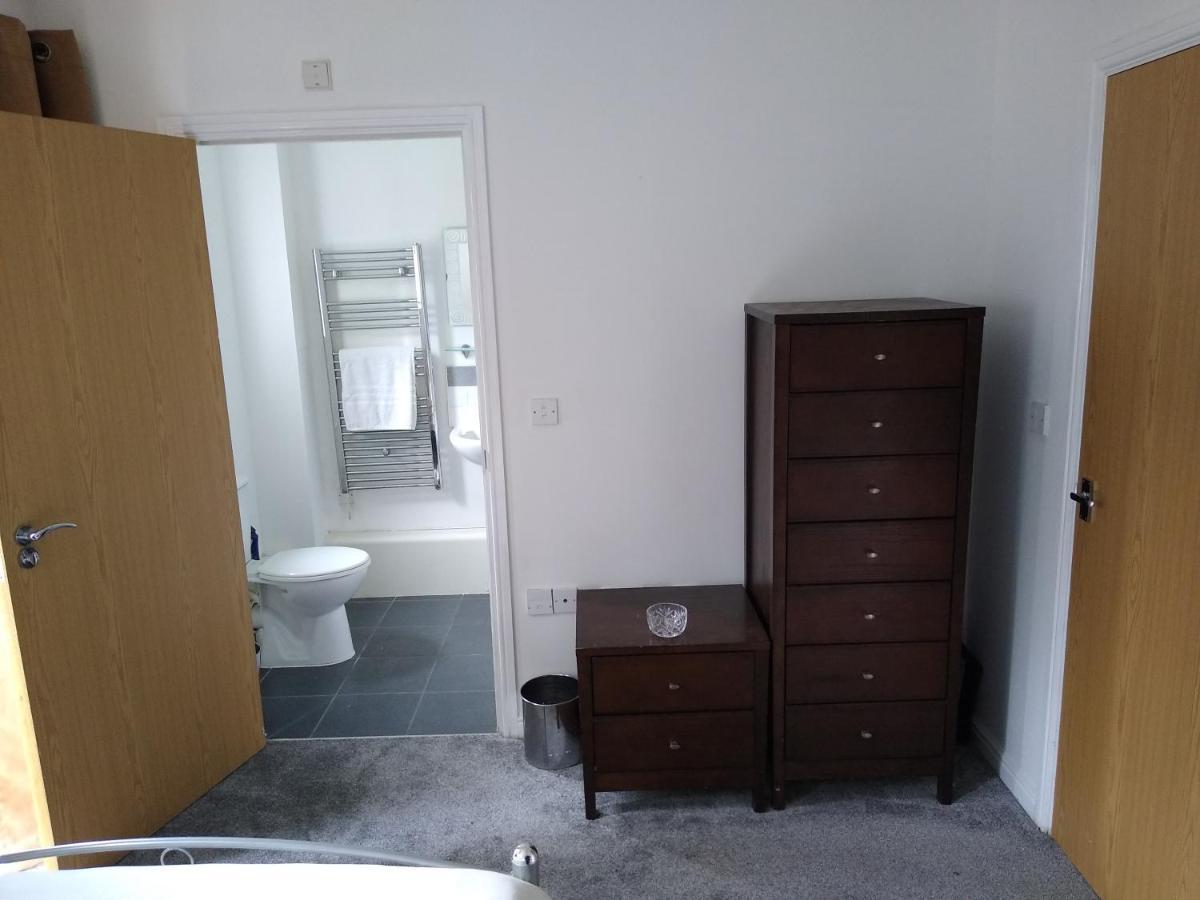 Stylish Private Double Room W/Ensuite ลอนดอน ภายนอก รูปภาพ